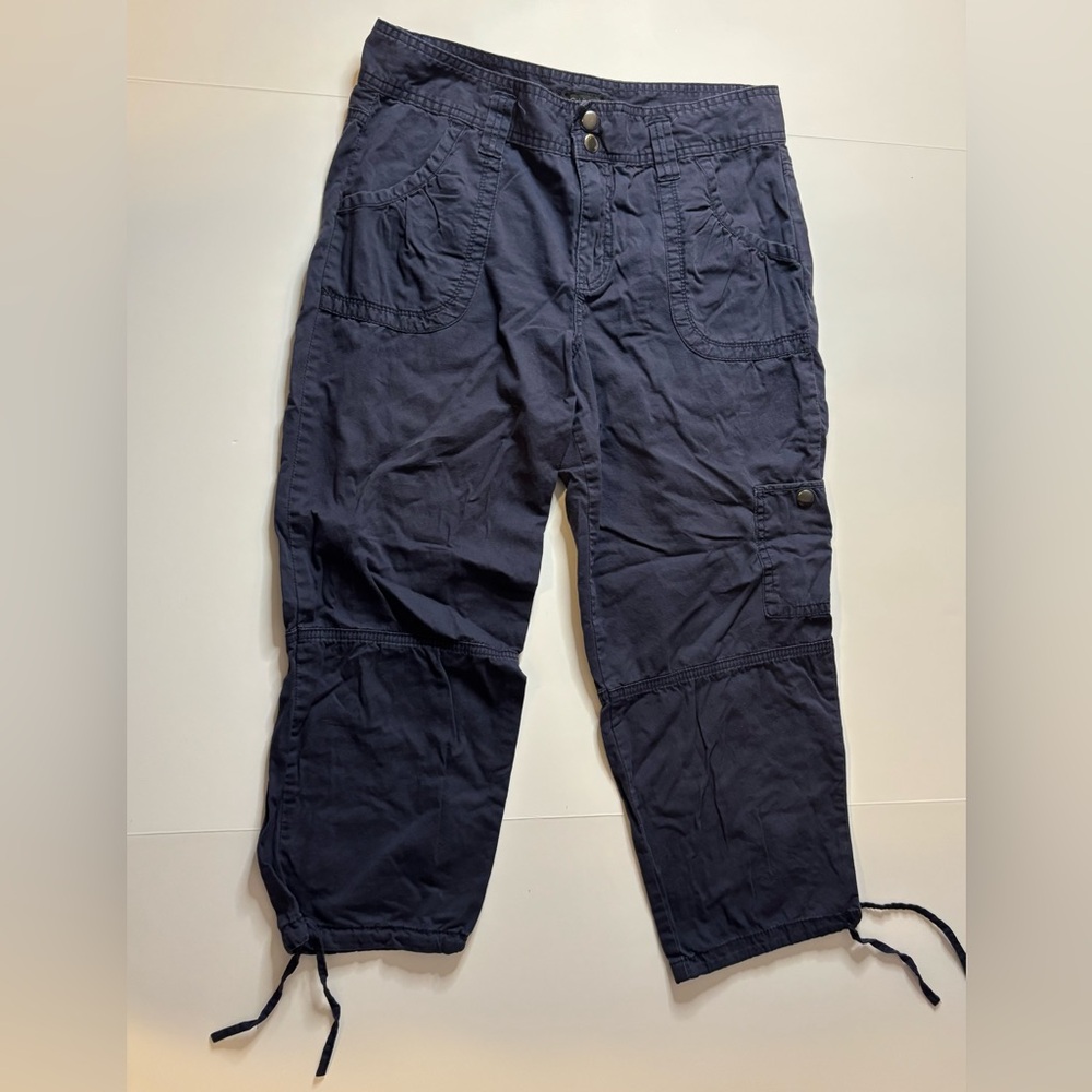 Calvin Klein Jeans women’s size 6 navy blue cargo Capri pants